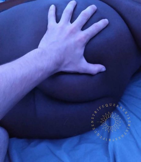 Strifequeeneris 完璧なモデル 写真