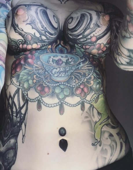 張りのあるおっぱいOnlyFans アートヌード 画像