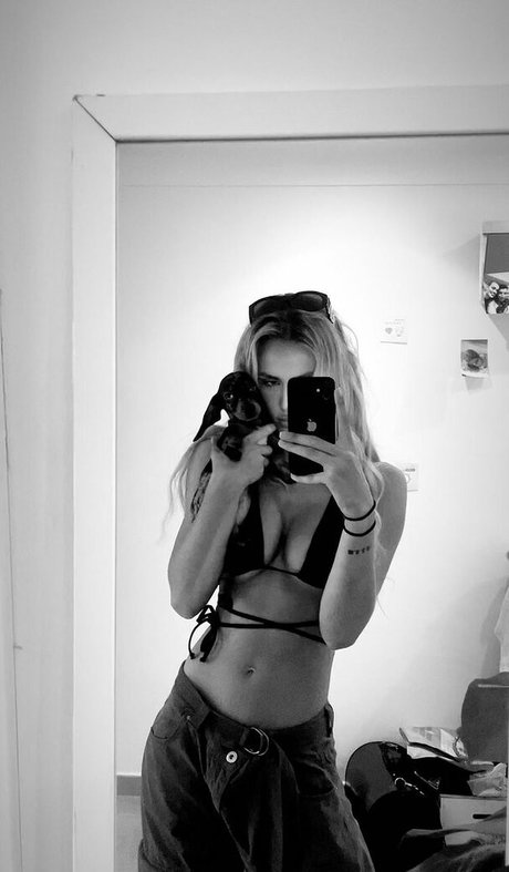 Meeryo7 セクシーモデル 写真