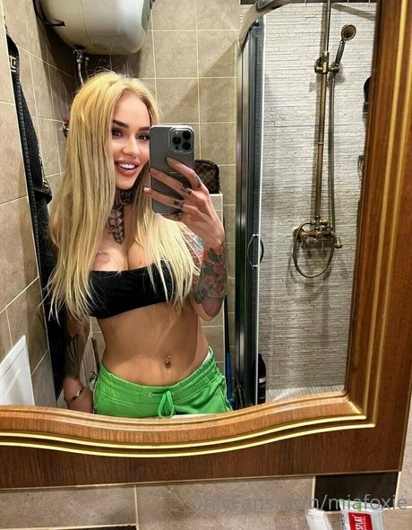 miafoxie 裸のスター 画像