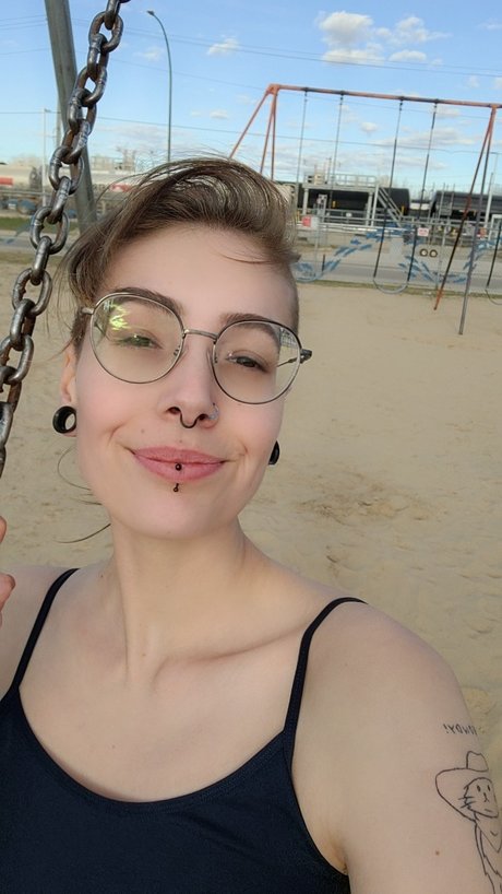 ゴスアジアンOnlyFans アート裸 写真