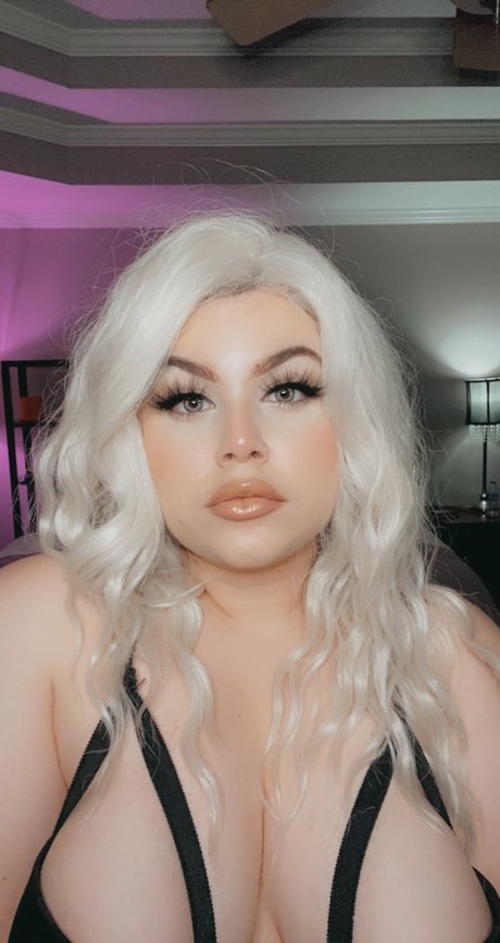 Mia Silver Free 美しいポルノスター アーカイブ