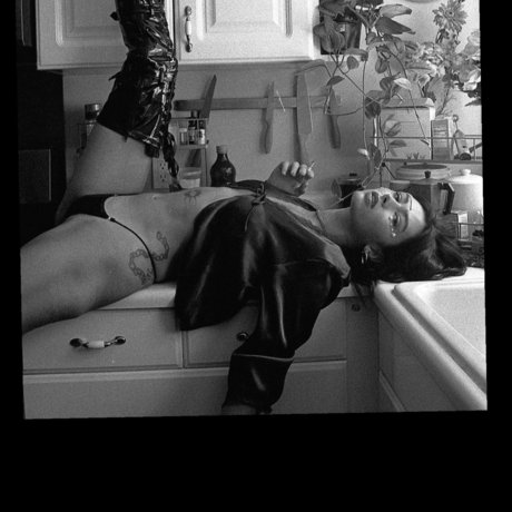 Evil Cutie ヌードモデル 画像