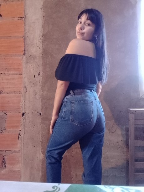 ぽっちゃりエモOnlyFans ホット裸 写真