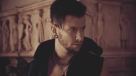 Mike Hilton アートモデル 画像