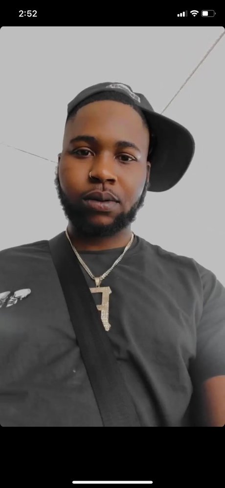 Beneficial Peezy ポルノスター ホット 写真