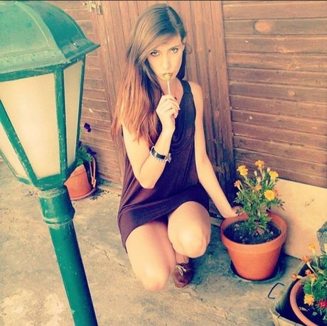 Miana Fernandes ヌード女優 写真