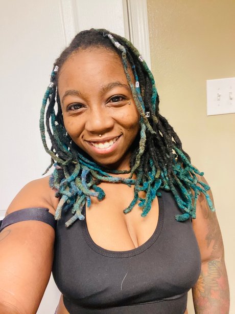 Mini Fitness Babe ポルノスター 可愛い 写真