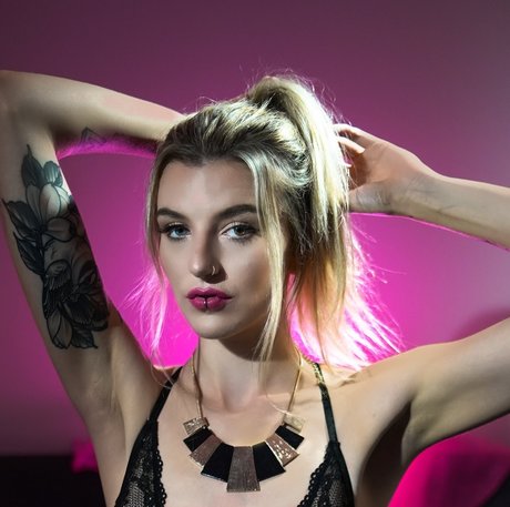 Milliemoon 素敵なモデル 写真