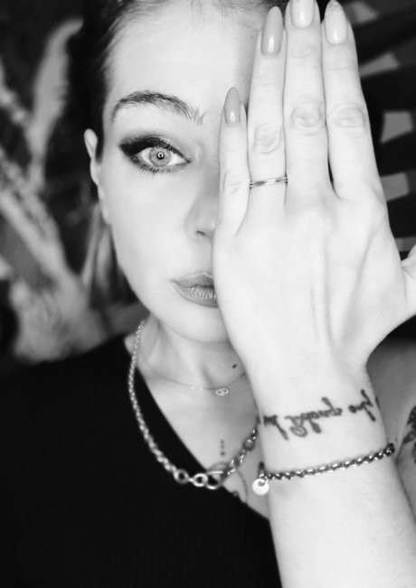 Milky Way ホットなポルノスター 写真