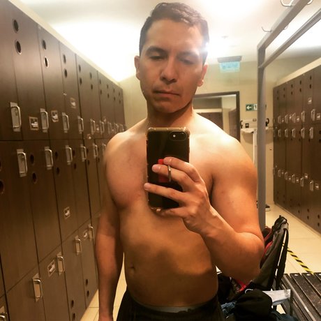 Camus de Acuario ヌードのポルノスター アーカイブ