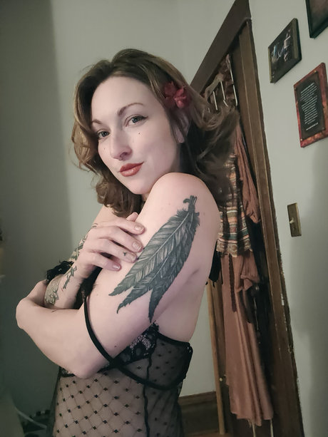 Miss Fox Apocalypse ホットなモデル 画像