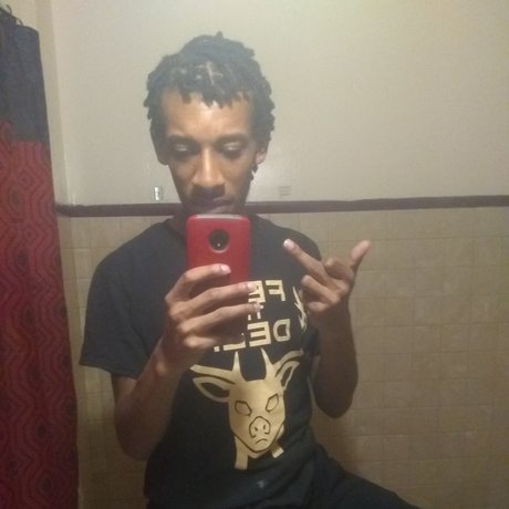 Antloud773 スター ヌード 写真