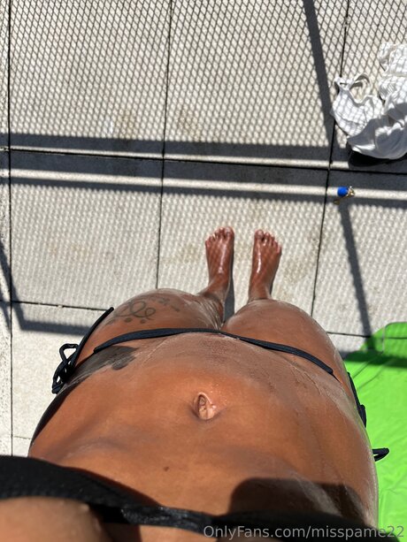 客室乗務員 OnlyFans 無料セックス 画像