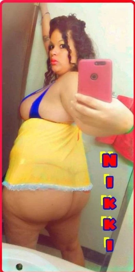 Nikki Love ポルノモデル 画像