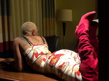 MinaFierce セクシーモデル 画像