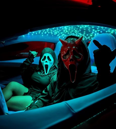 Your Highness ポルノスター 写真