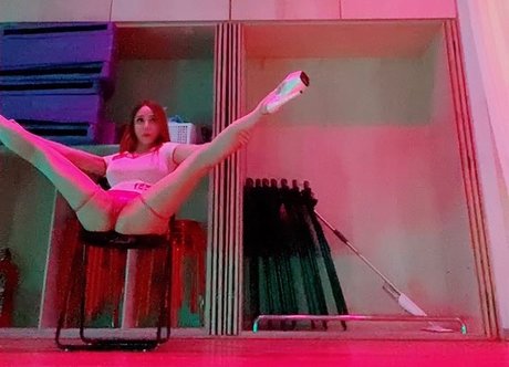 Hunny Bunny ポルノスター 裸 画像