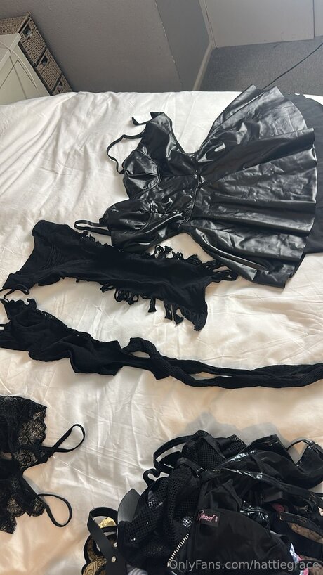 Hattie Grace ヌードスター 写真