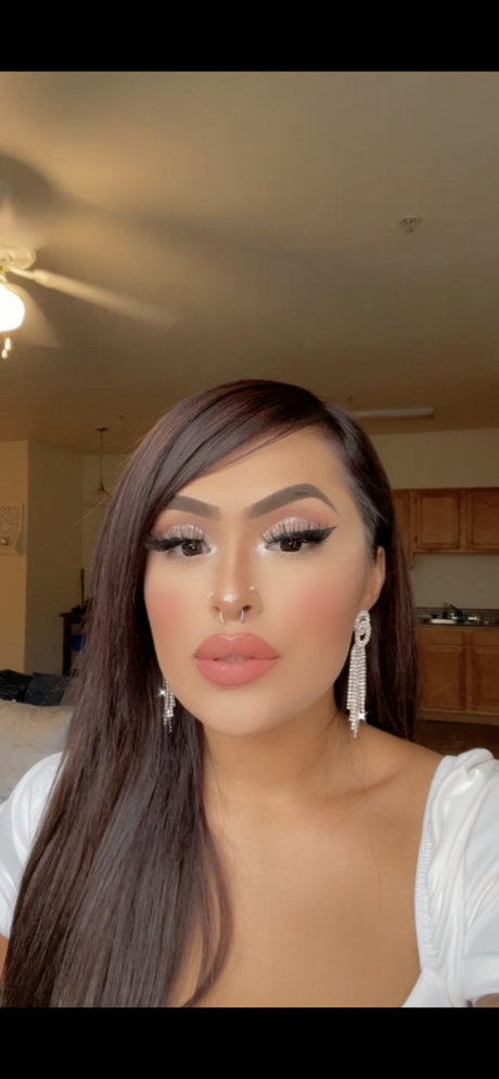 Carolyna Reyes エロティックなスター 画像