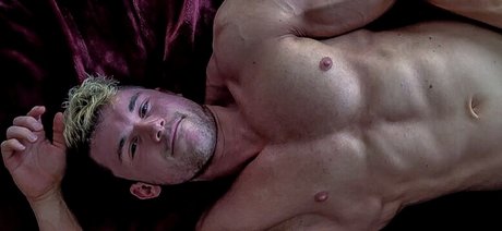 Welshy 裸のスター 画像