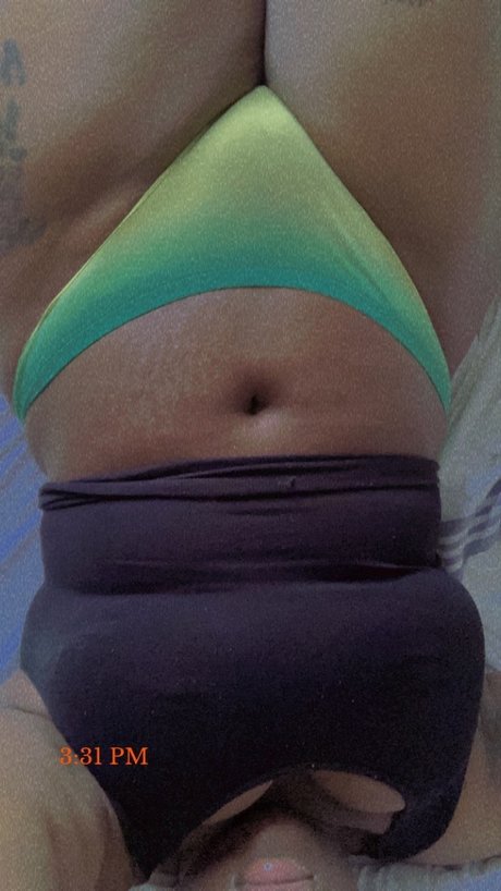 MrsKoncieteddd 女優 画像