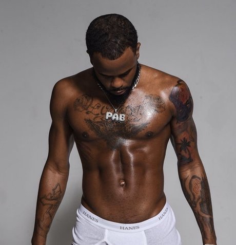 REALBIGGG ポルノスター セックス 画像