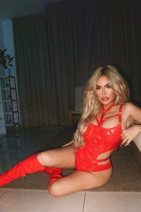 MiaRose ポルノスター 裸 ギャラリー