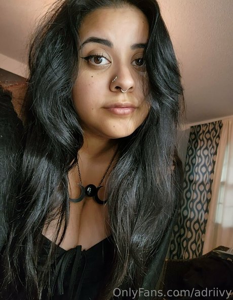 adriivy アートモデル 写真