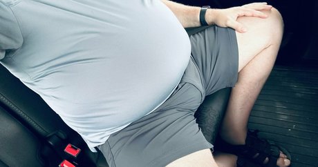 黒髪の熟女OnlyFans ポルノ 画像