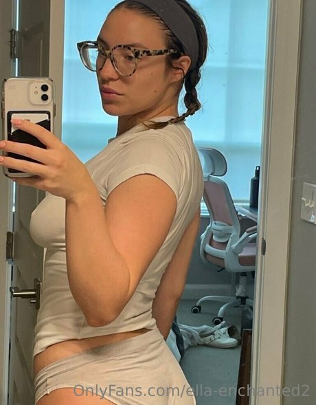 ella enchanted2 素敵なモデル 写真