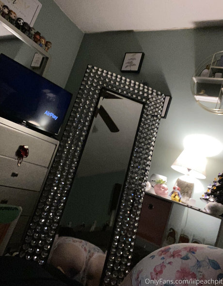 lilpeachpit 素敵なモデル 写真