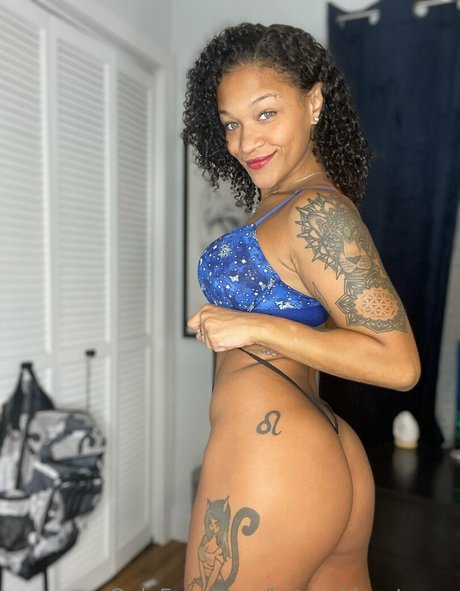 スリムな熟女OnlyFans ポルノ 画像