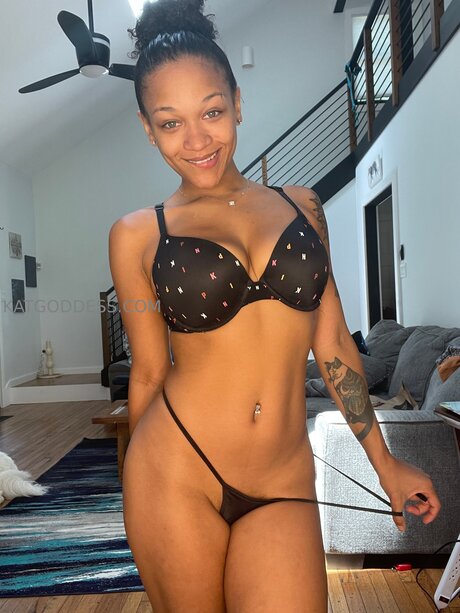 katgoddesstease ヌードモデル ギャラリー