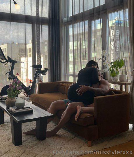 刑務所のOnlyFans セクシーxxx 写真