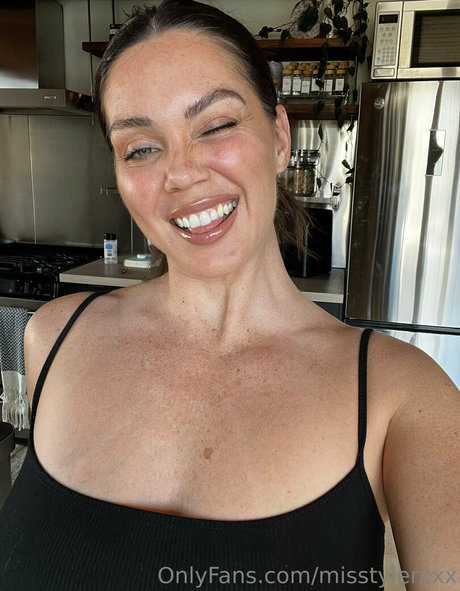 大きな黒いチンポ OnlyFans 美しい 画像