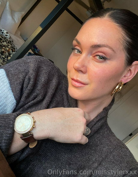 双子の姉妹OnlyFans ポルノ 画像