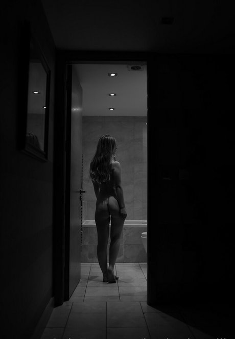 細身の巨乳OnlyFans 無料 写真