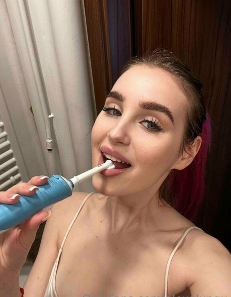 alexalungu エロティックモデル ギャラリー