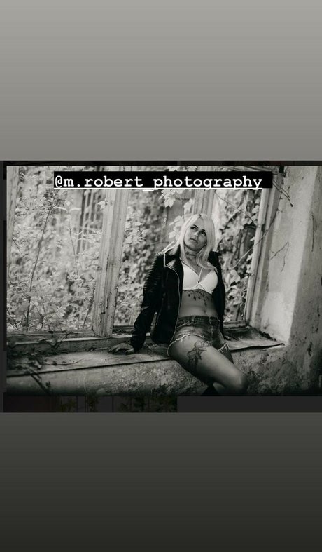 Kaposvari Lanyok ポルノスター 可愛い アーカイブ