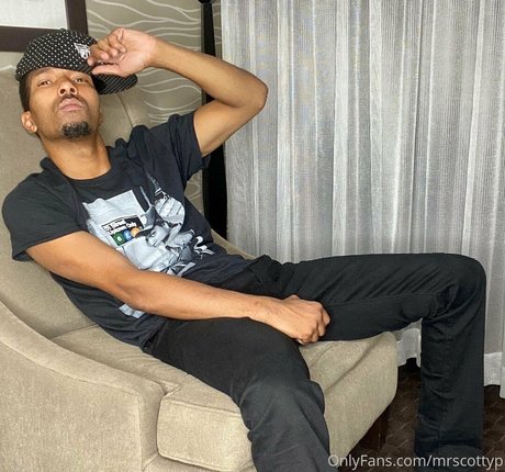 女装オンリーファン セクシーヌード 写真