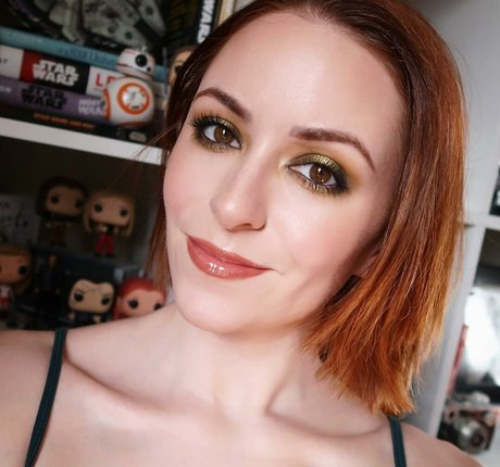 Mollie Damon ポルノスター セックス ギャラリー