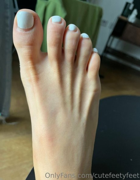 cutefeetyfeet ポルノスター ホット 写真