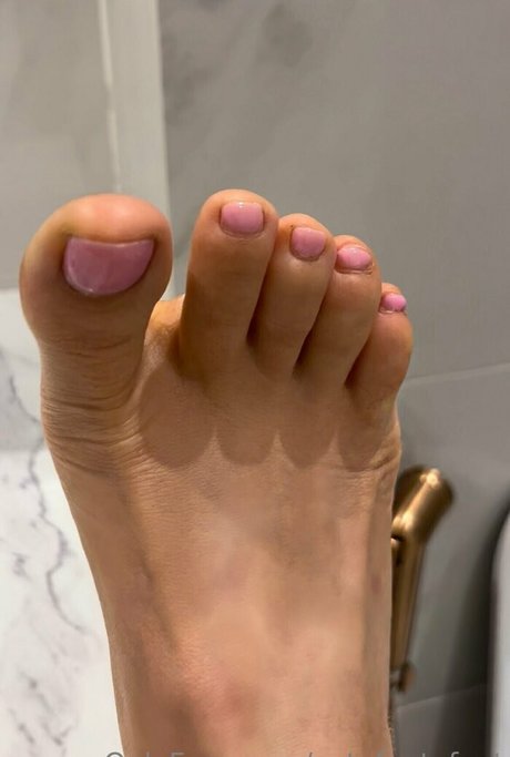 cutefeetyfeet xxxポルノスター 写真