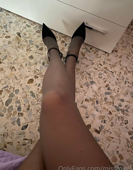 ブルネットの看護師OnlyFans セクシーヌード アーカイブ