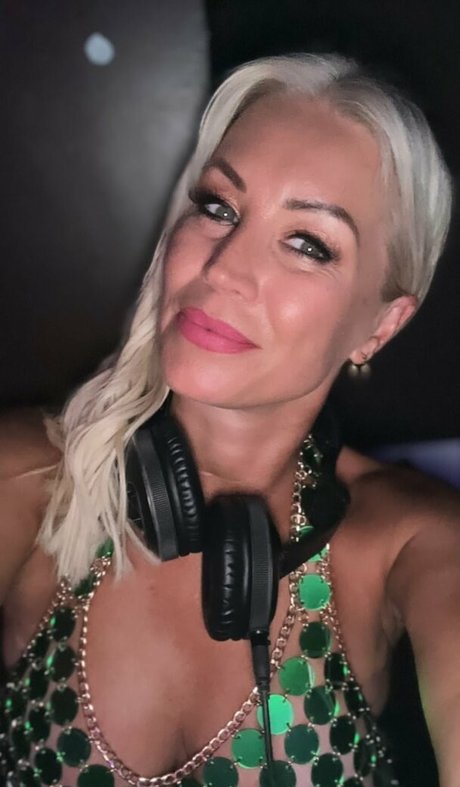 Denise Van Outen profile image