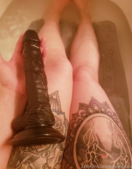 brookiebunz 裸モデル 写真