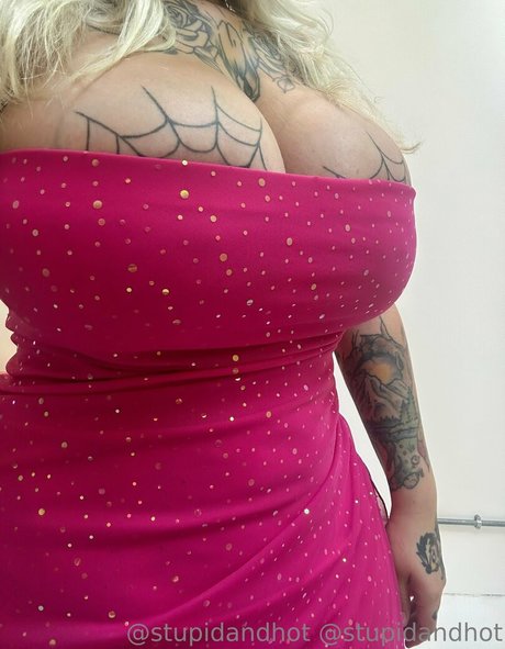 stupiderandhotter セクシーモデル 写真