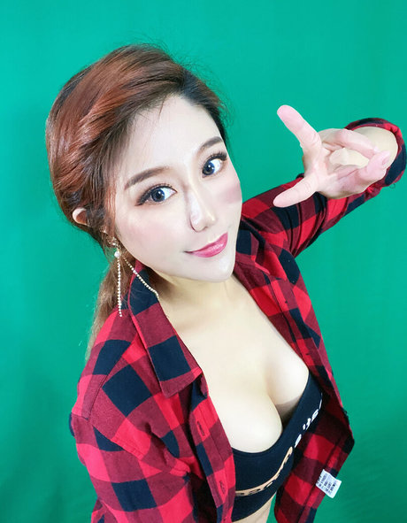 Uying 素敵なモデル 画像