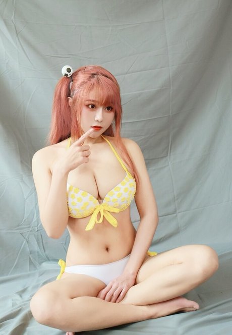 Uying スター ヌード アーカイブ